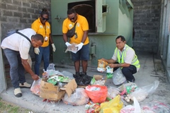 BIOSECURITY OFFICERS INTERCEPTED AND CONFISCATED ILLEGALLY IMPORTED MEAT PRODUCTS.